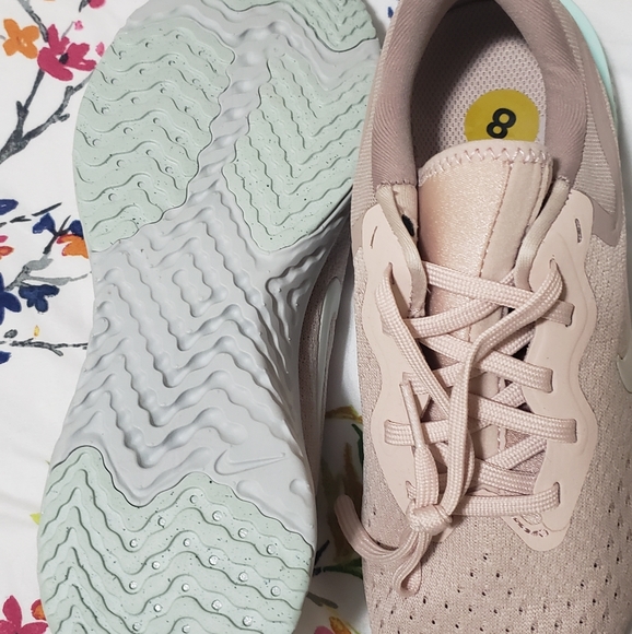 Nike For Women - Picture 3 of 3